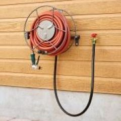 Wall-Mount Swivel Hose Reel